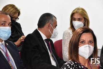 Entrega del título de Hijo Predilecto a Luis Arencibia a título póstumo/Francisco Javier Santana y TA.